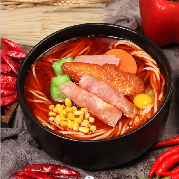 狀元米線始創(chuàng)于2005年，主要以運(yùn)營云南風(fēng)情的過橋米線及各種地方特色小吃為主的全國連鎖餐飲企業(yè)，20年運(yùn)營經(jīng)驗(yàn)，自有工廠扶持！餐飲創(chuàng)業(yè)好品牌！全國合作熱線：400-967-2208