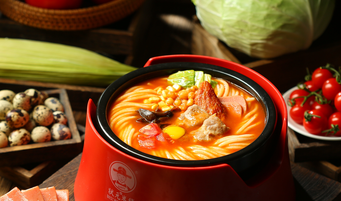 狀元米線，餐飲創(chuàng)業(yè)好項目，眾多加盟商家的誠摯選擇，全國合作熱線：400-967-2208